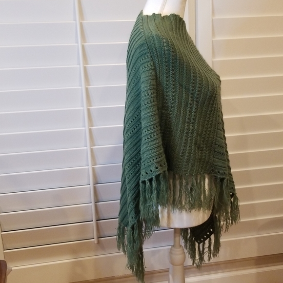 💥New York & Company Poncho Sweather - Picture 5 of 6